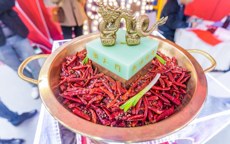 吃特色火鍋店的必點菜品有哪些？