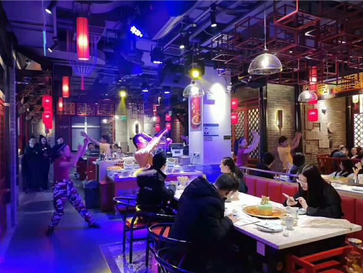 成都好吃的火鍋店推薦，這家確實霸道！