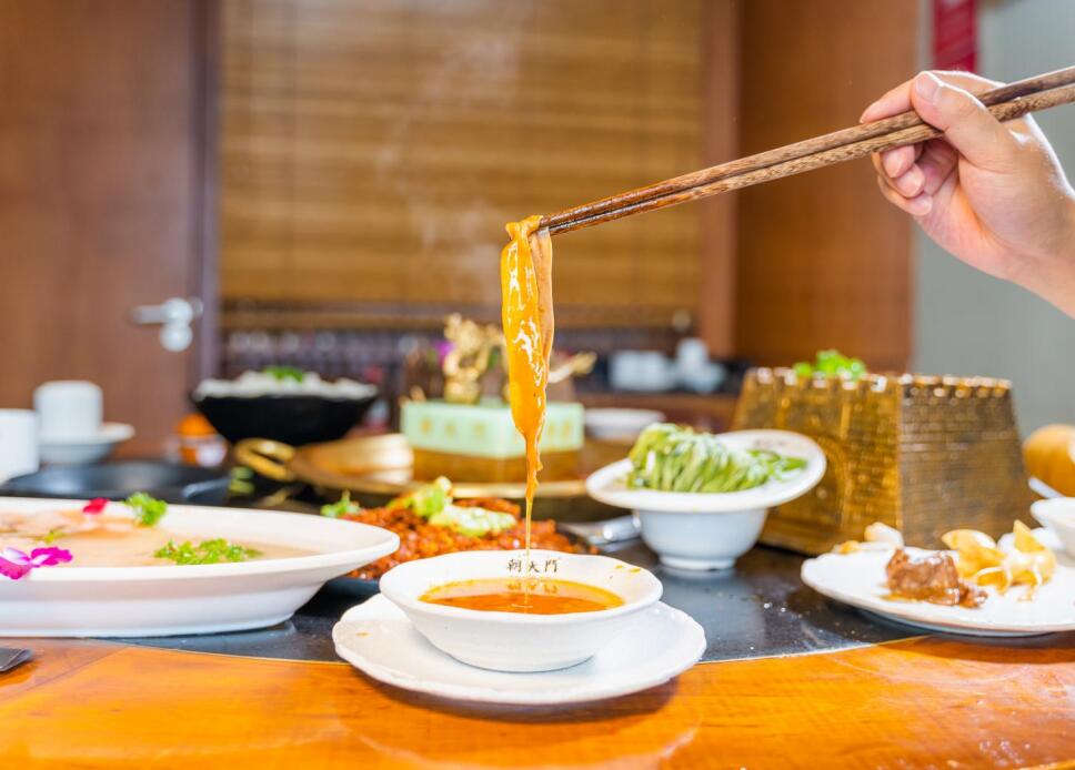 永濟(jì)開火鍋加盟店，需購買哪些設(shè)備？