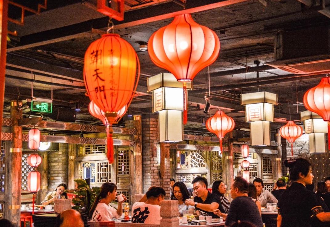 百色開火鍋加盟店，如何提高前廳服務(wù)水平？