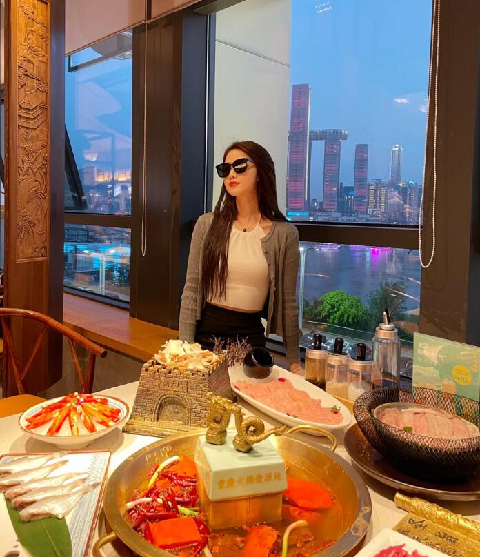 天冷了吃什么？朝天門為你送上熱辣滾燙的火鍋！