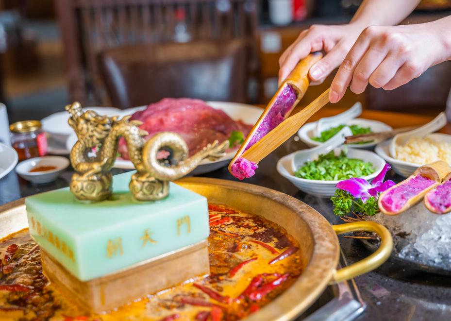 四川有名氣的火鍋品牌有哪些？這家的歷史有點久遠！
