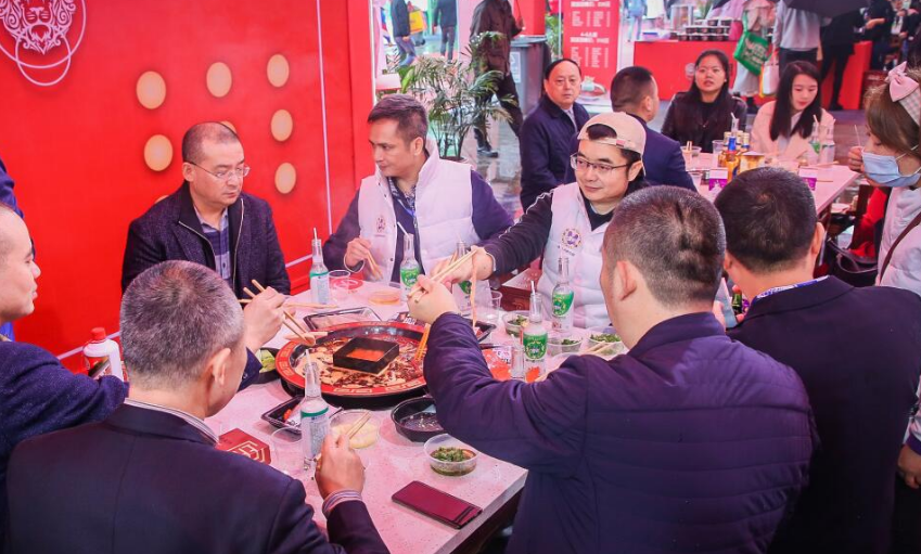 種草平臺接連翻車，網紅餐飲是否可信？